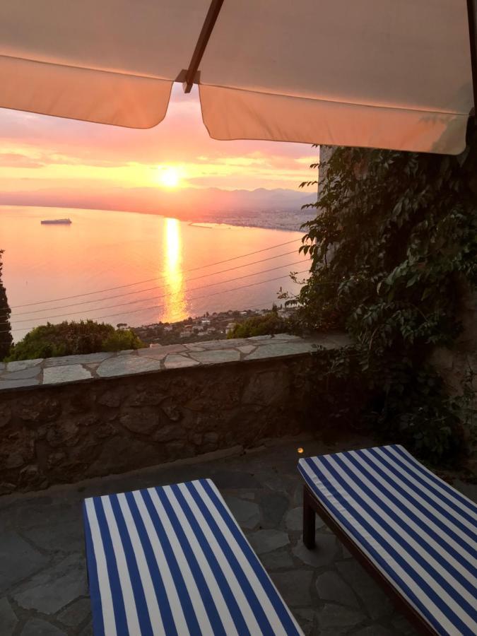 The Villa Of Blues Каламата Экстерьер фото