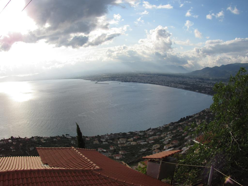 The Villa Of Blues Каламата Экстерьер фото